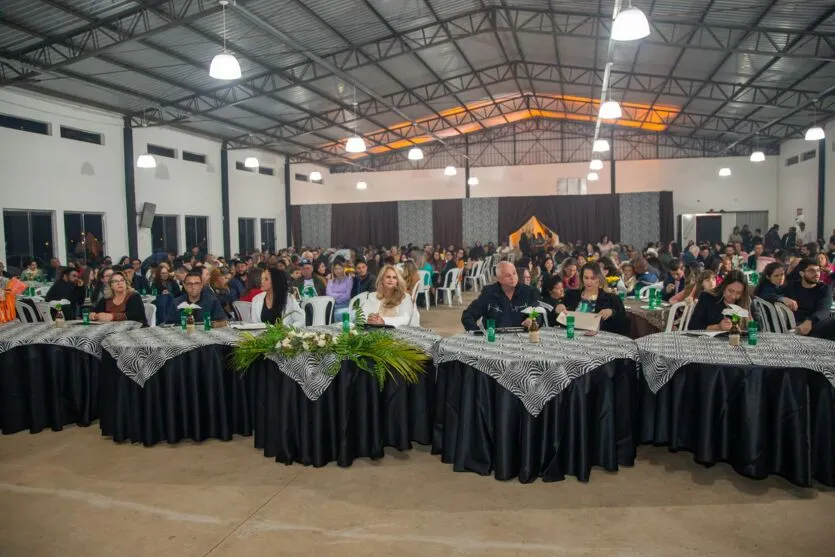  A prefeitura de Mauá da Serra, em parceria com a Secretaria de Assistência Social, realizou a 4ª Edição do Concurso Miss e Mister Terceira Idade 