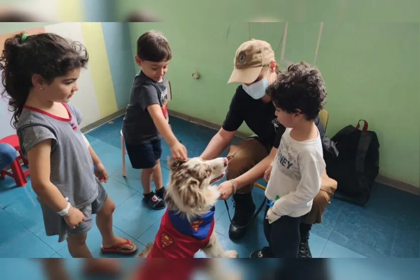  Além de um café da manhã com direito a bolo e pipoca, preparados pela Humanização do hospital e presentes doados com muito carinho especialmente para esse dia 