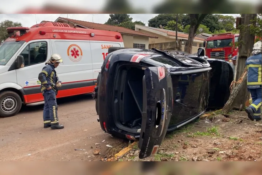  Após a batida, o Chevrolet TrailBlazer tombou 