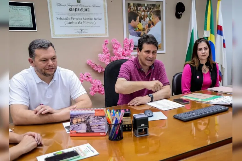  Apucarana mobiliza sociedade na prevenção aos cânceres de mama e útero 