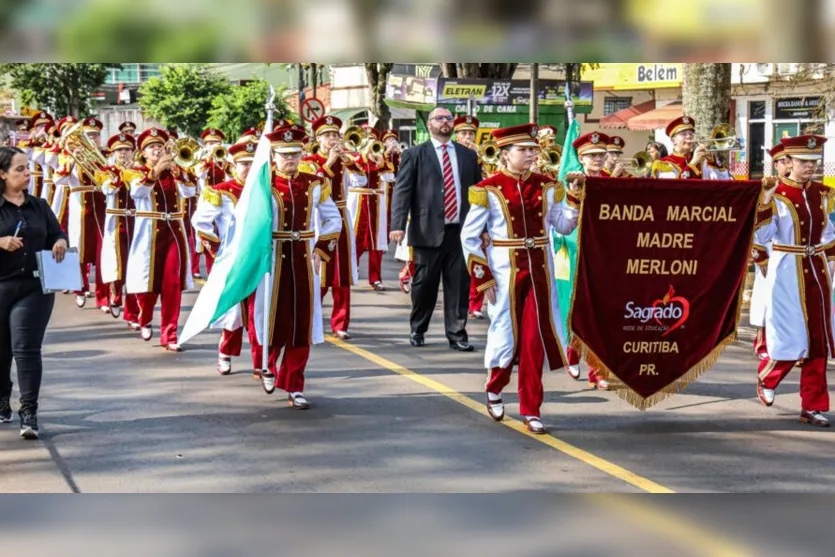  Apucarana sediou no domingo (16/10) o 3º Campeonato Estadual de Bandas e Fanfarras 