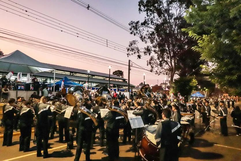  Apucarana sediou no domingo (16/10) o 3º Campeonato Estadual de Bandas e Fanfarras 