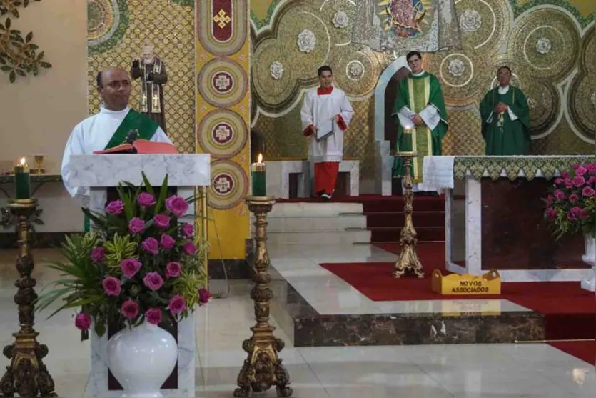  As imagens fazem parte do Caminho de Jesus das Santas Chagas de Ivaiporã 