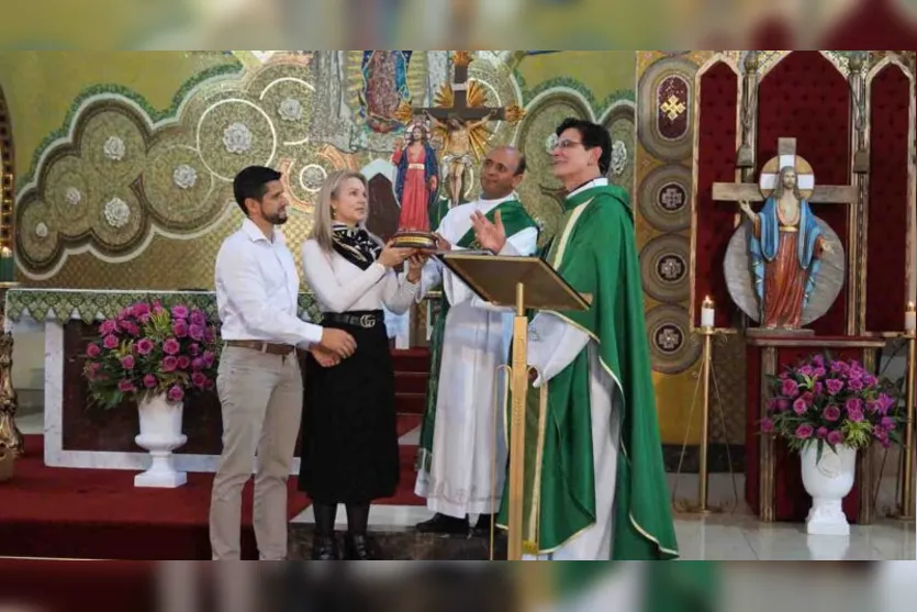  As imagens foram recebidas no dia 6 de outubro, no Santuário Nossa Senhora de Guadalupe e Jesus das Santas Chagas, em Curitiba, pelo padre Reginaldo Manzotti 