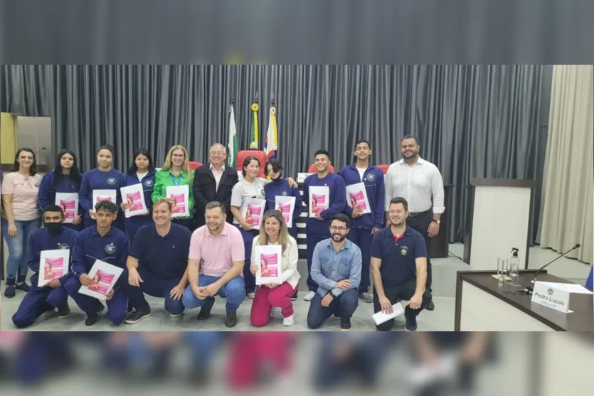  As sessões do Parlamento Jovem da Câmara de Vereadores de Apucarana são realizadas no plenário do legislativo local 