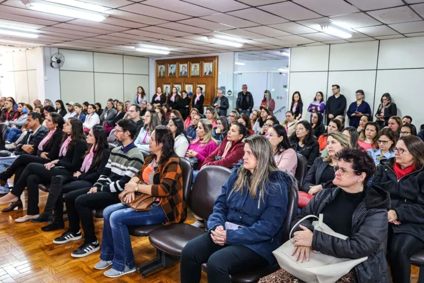 Autarquia de Educação repassa 140 lenços ao Hospital da Providência