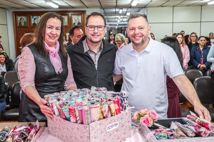 Autarquia de Educação repassa 140 lenços ao Hospital da Providência