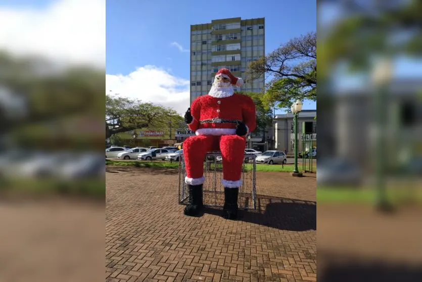 Clima natalino invade centro e outros pontos de Apucarana; confira