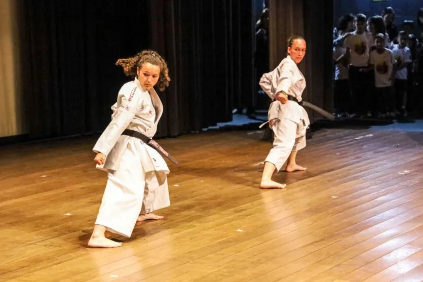  Diversas autoridades municipais prestigiaram o 11º Festival de Artes Marciais da rede municipal de educação 