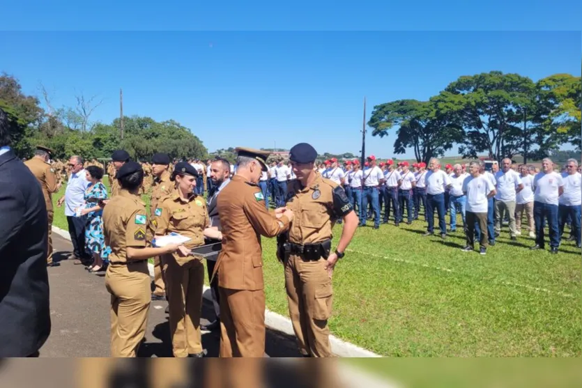  Durante a cerimônia, o ponto alto foi a entrega da medalha de mérito, que foi entregue ao coronel Cezar Kister 