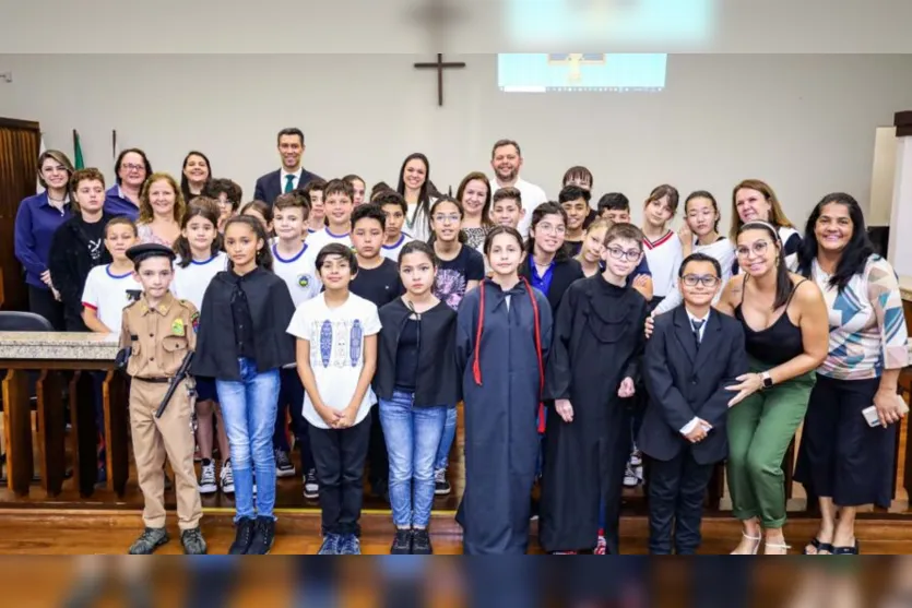 Estudantes promovem júri simulado no fórum de Apucarana