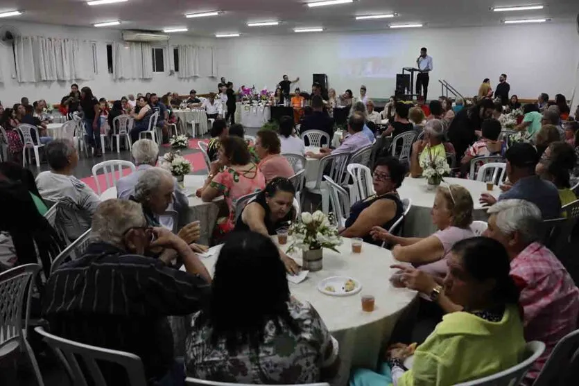  Familiares e convidados lotaram o Centro da Melhor Idade 