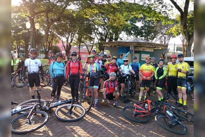  Grupos de ciclistas de Apucarana realizam uma campanha de arrecadação de produtos de higiene que serão doados para pacientes do setor de oncologia 