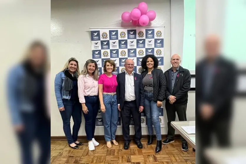  Jaqueline Ap. de Oliveira, Delegada  Municipal de Arapongas pelo  CRECI - PR, Veredora Jossuela, Silvia Nochi , palestrante, Cilso Mamprim, coord. Curso de TTI do Col. Cerávolo, Camila Santos , Conselheira Crecicon , Arapongas  e Antônio A. Bertoli, del. Munic. de Apucarana, pelo CRECI - PR 