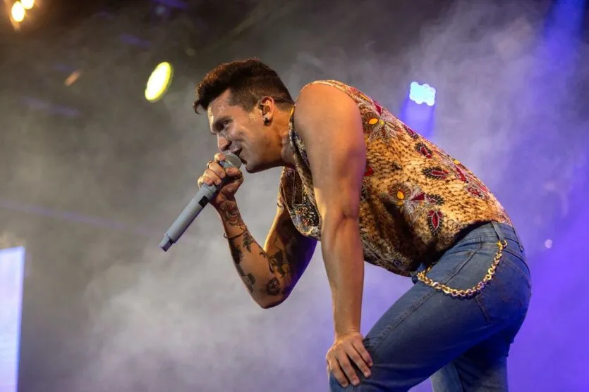  Luan agitou a população e cantou inúmeros hits muito conhecidos pelos fãs 