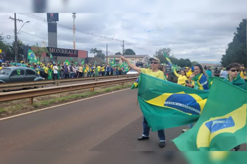  Manifestação reuniu moradores de diversas cidades da região 