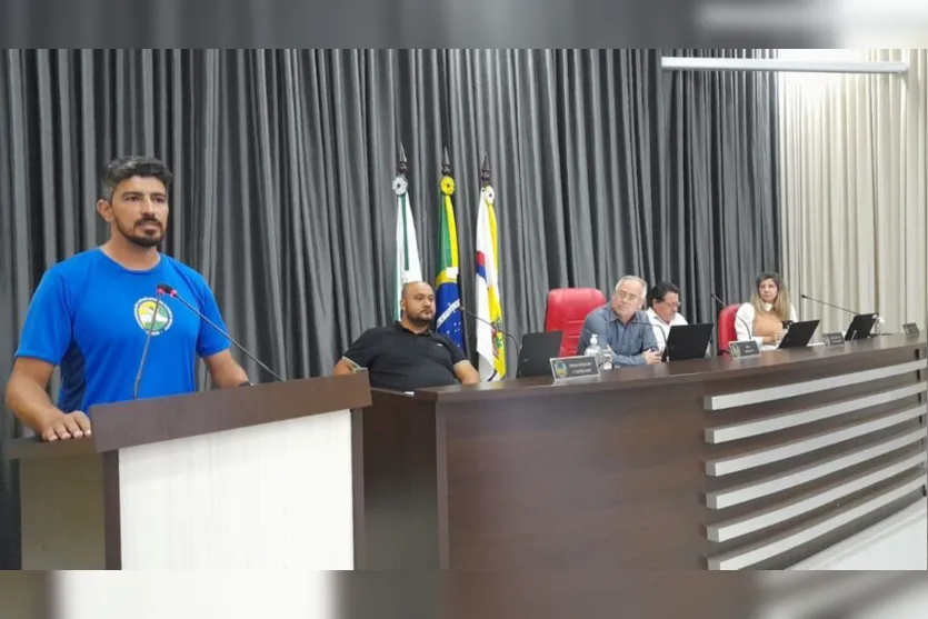 Medalhistas do Kungfu Wushu participam de sessão na Câmara