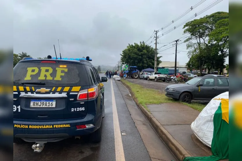  Nesta manhã, a Polícia Rodoviária Federal (PRF) conversou com os manifestantes 