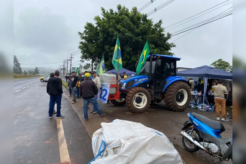  Nesta manhã, a Polícia Rodoviária Federal (PRF) conversou com os manifestantes 