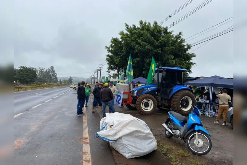  Nesta manhã, a Polícia Rodoviária Federal (PRF) conversou com os manifestantes 