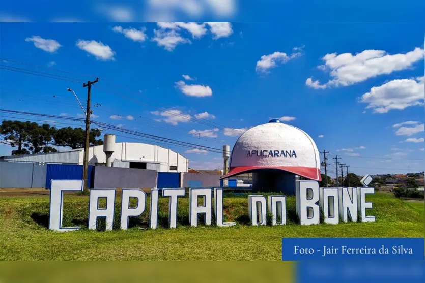  O “Monumento ao Boné” foi entregue em 31 de janeiro de 2008 durante as comemorações do Dia Municipal do Boné 