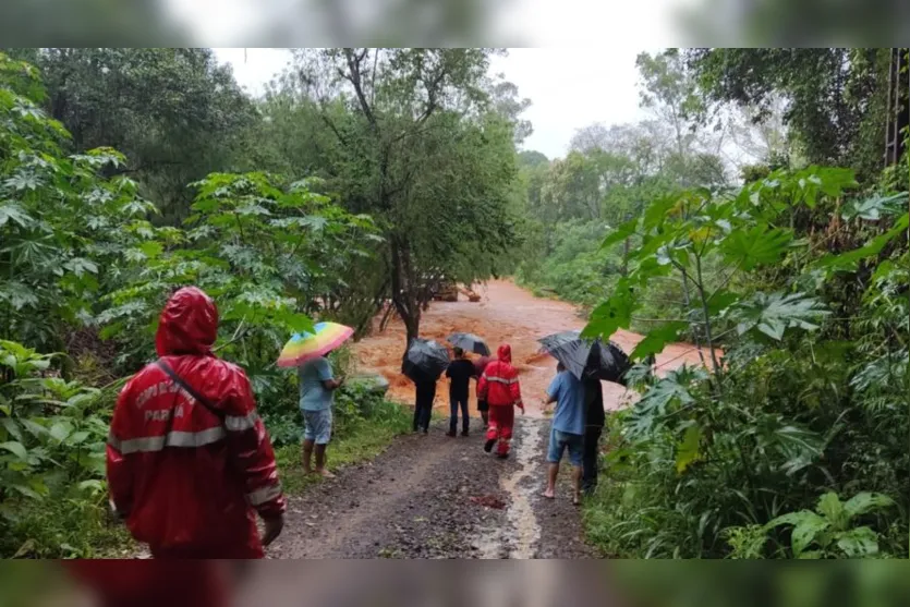  O Rio Pindaúva transbordou e causou grandes transtornos em Ivaiporã 