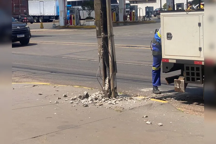  O caminhão seguia de Londrina sentido Curitiba, transportando veículos 