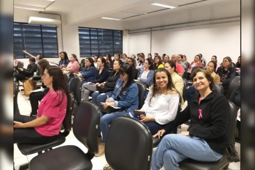  O encontro contou com a participação de diretores e supervisores das Escolas Municipais e Centros Municipais de Educação Infantil 