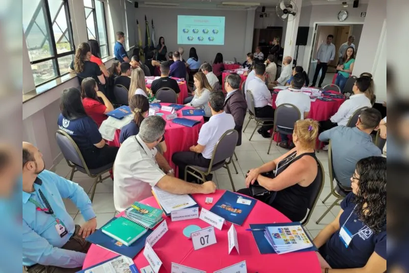  O evento reuniu empresários que puderam apresentar seus produtos e serviços 