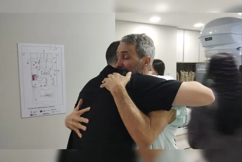  O londrinense pôde, ao lado de seus entes e amigos da unidade, comemorar sua última sessão 