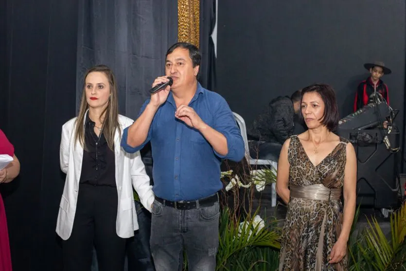  O prefeito agradeceu a todos que, de forma direta ou indireta, possibilitaram que o evento fosse possível 