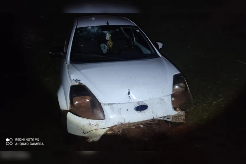  O veiculo abandonado no local do acidente foi guinchado para o pátio do 10o BPM 