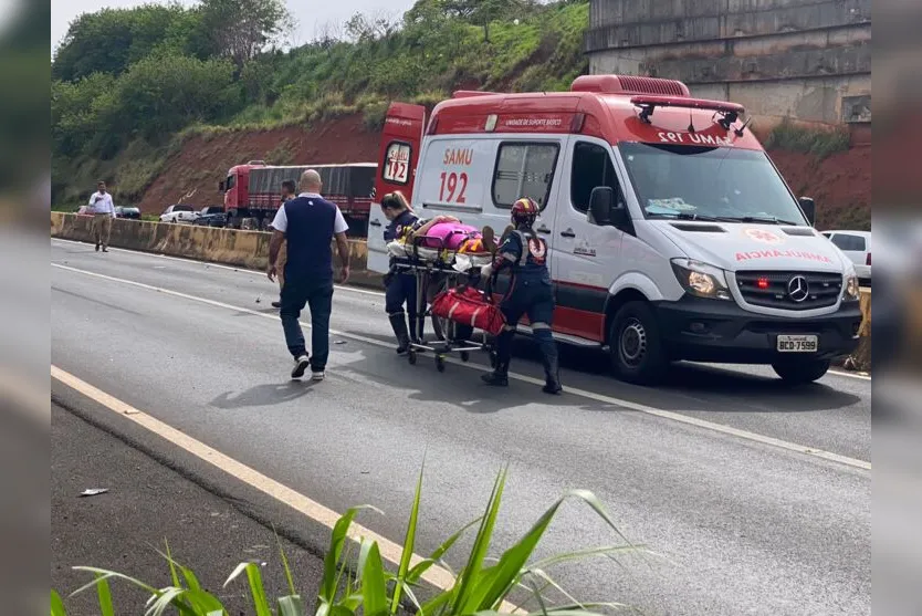  Os Bombeiros e o Serviço de Atendimento Móvel de Urgência (Samu) socorreram a vítima 