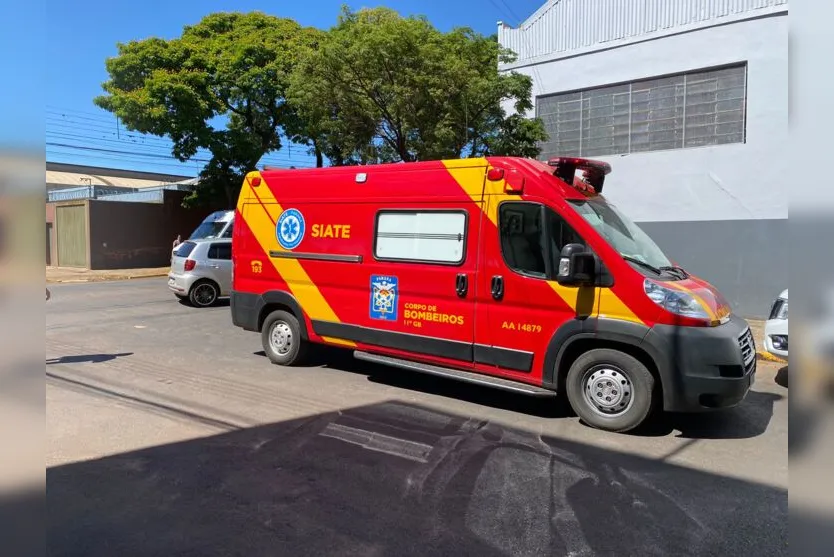  Os Bombeiros foram chamados e o trânsito ficou congestionado no local 