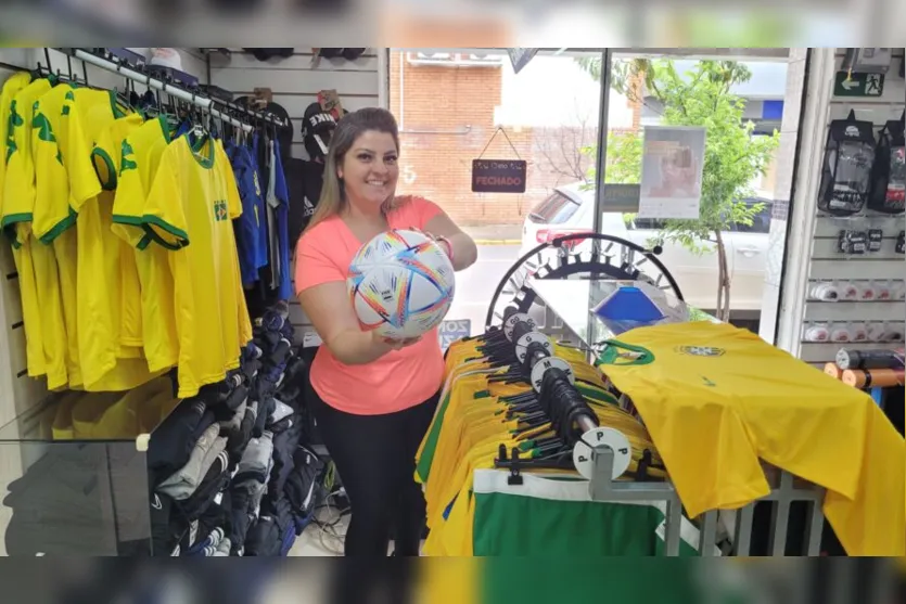  Procura pela bola oficial, a Al Rihla, já é grande nas lojas que vendem produtos oficiais 