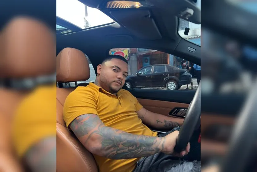  Tudo começou quando o mesmo chamou o seu amigo e o entregou uma carta. 