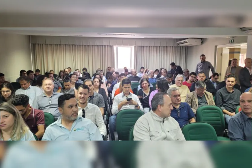  Um evento realizado em Apucarana, na manhã desta quinta-feira (20), pelo Conselho Regional de Corretores de Imóveis no Paraná, (Creci/PR) reuniu profissionais das mais diversas áreas 