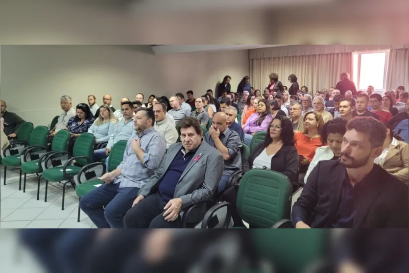  Um evento realizado em Apucarana, na manhã desta quinta-feira (20), pelo Conselho Regional de Corretores de Imóveis no Paraná, (Creci/PR) reuniu profissionais das mais diversas áreas 