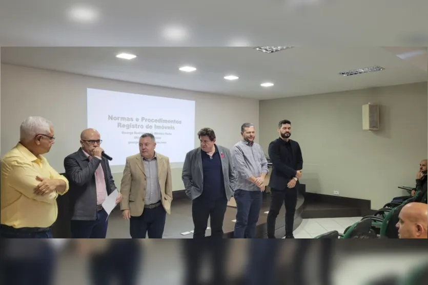  Um evento realizado em Apucarana, na manhã desta quinta-feira (20), pelo Conselho Regional de Corretores de Imóveis no Paraná, (Creci/PR) reuniu profissionais das mais diversas áreas 