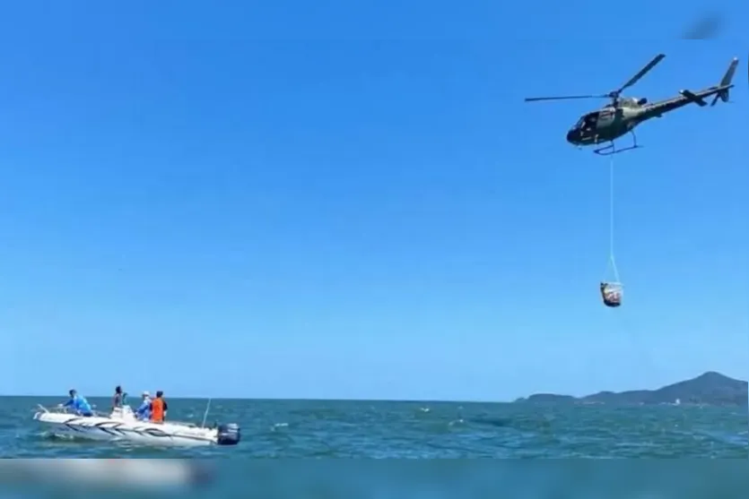  Um helicóptero precisou ser utilizado para retirar o volume de drogas do local 