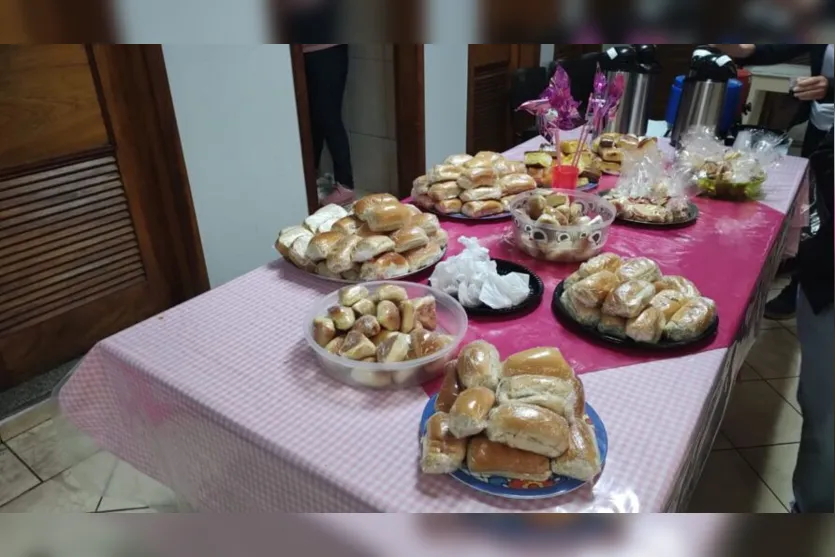 Unidade de Tratamento do Câncer promove 'Dia Rosa', em Apucarana