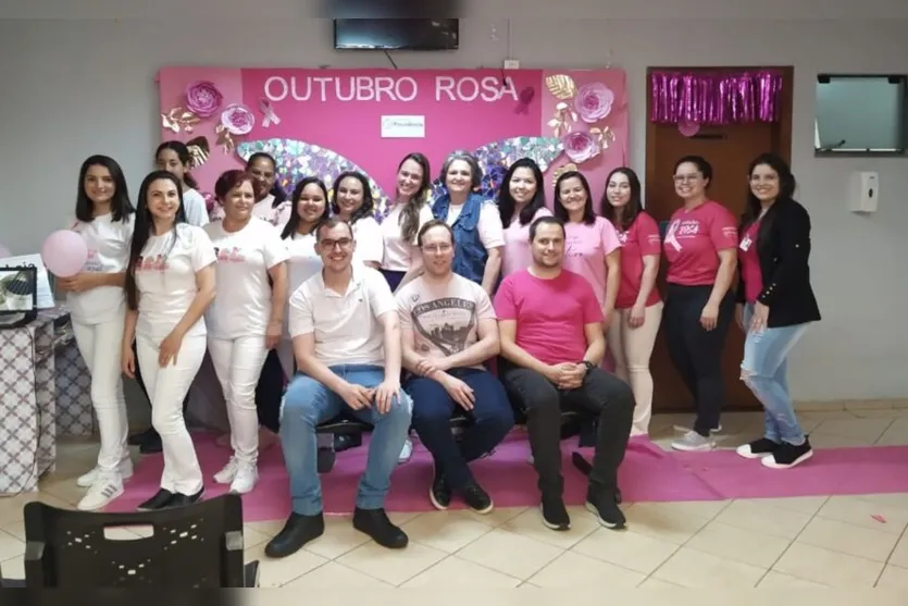 Unidade de Tratamento do Câncer promove 'Dia Rosa', em Apucarana