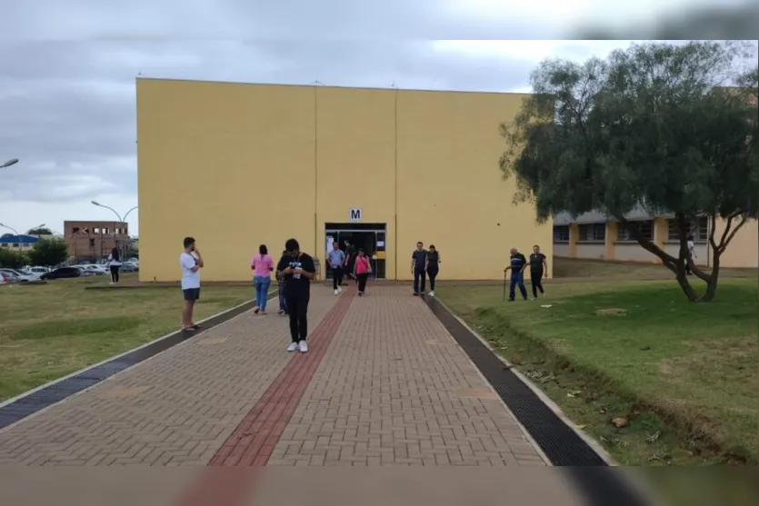  Votação no campus apucaranense da Universidade Tecnológica Federal do Paraná (UTF-PR) segue sem filas 