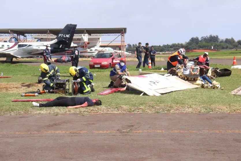  um simulado prático de atendimento a incidentes com múltiplas vítimas reuniu as equipes do SAMU 