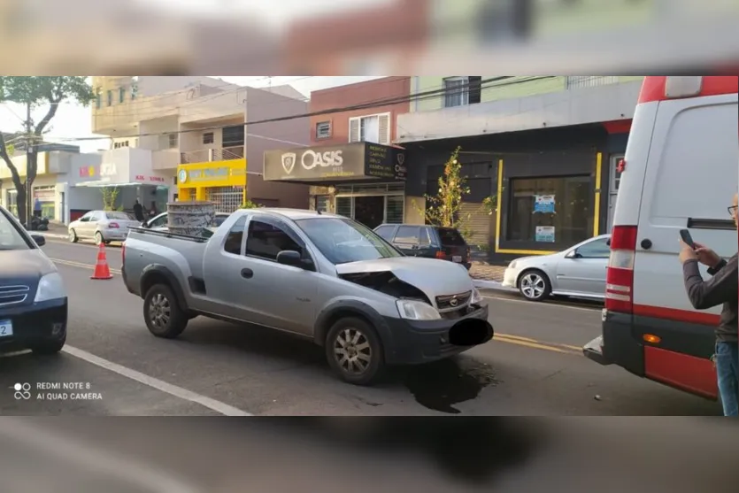  A Montana atingiu a traseira da ambulância do Samu 