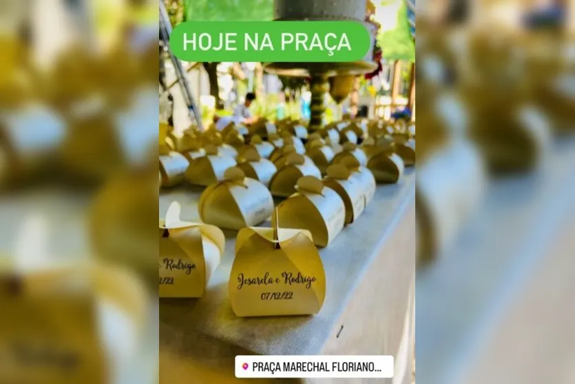  A cerimônia em frente ao batalhão do Exército contou com lembrancinhas 