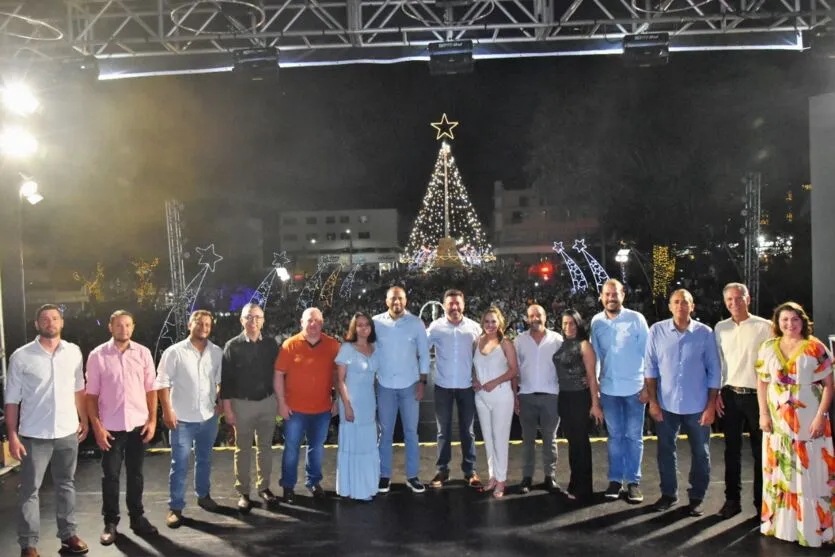 Abertura: Natal Luz 2022 de Jandaia do Sul encanta milhares de pessoas