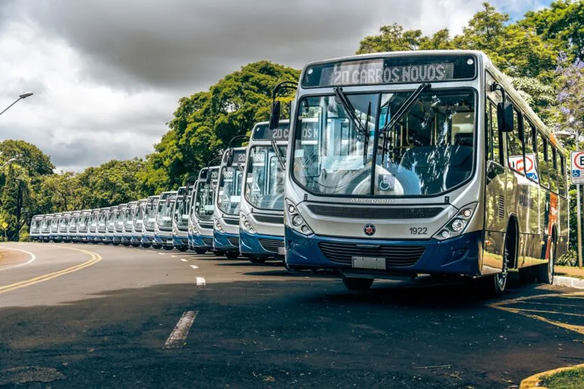  Além dos 20 novos ônibus que passam a circular pela cidade, nos próximos dias, a Viação Apucarana Ltda. 