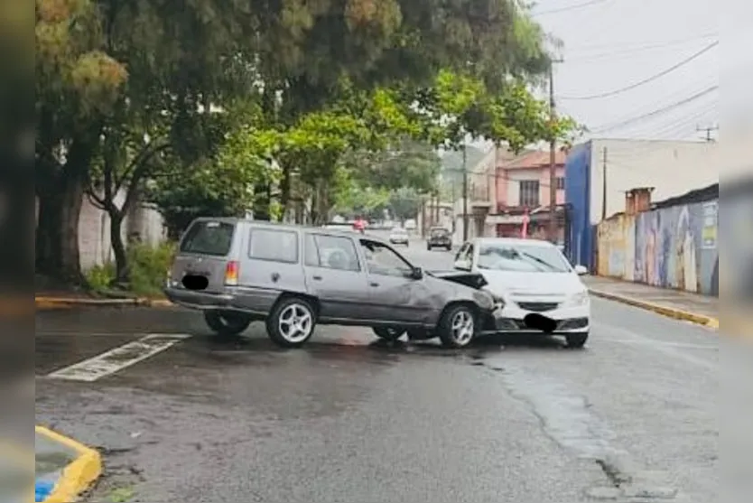  As causas do acidente serão apuradas. Chovia no momento da colisão 