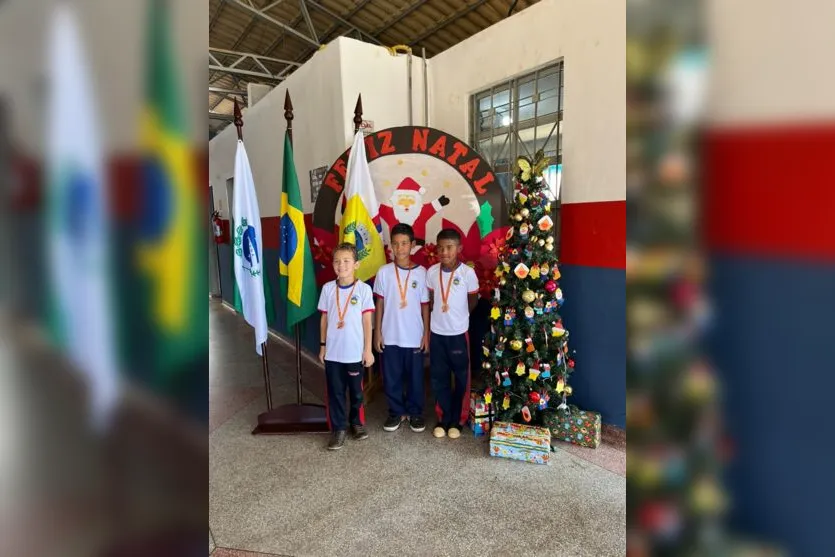 'Clubinho de Ciências' incentiva alunos de escola municipal; conheça